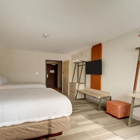 Holiday Inn Express & Suites Galesburg By Ihg Bagian luar foto