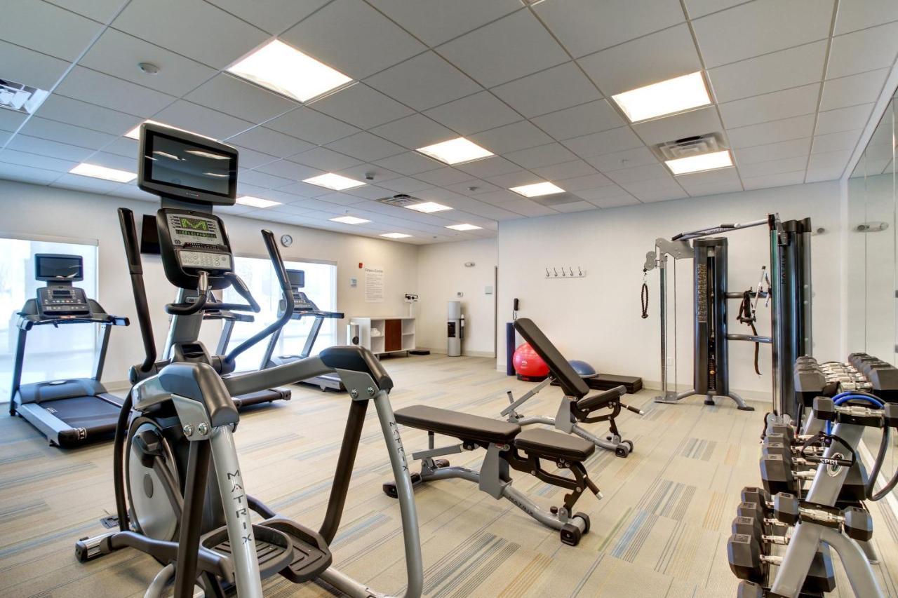 Holiday Inn Express & Suites Galesburg By Ihg Bagian luar foto