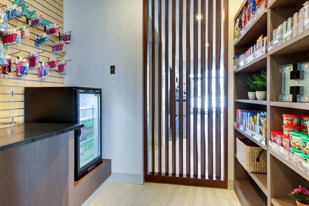 Holiday Inn Express & Suites Galesburg By Ihg Bagian luar foto