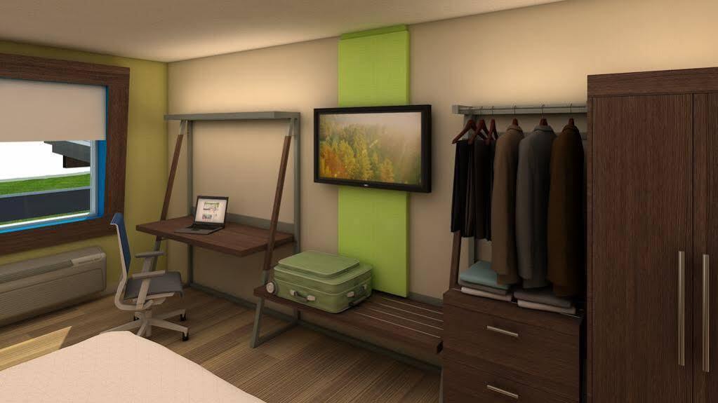 Holiday Inn Express & Suites Galesburg By Ihg Bagian luar foto