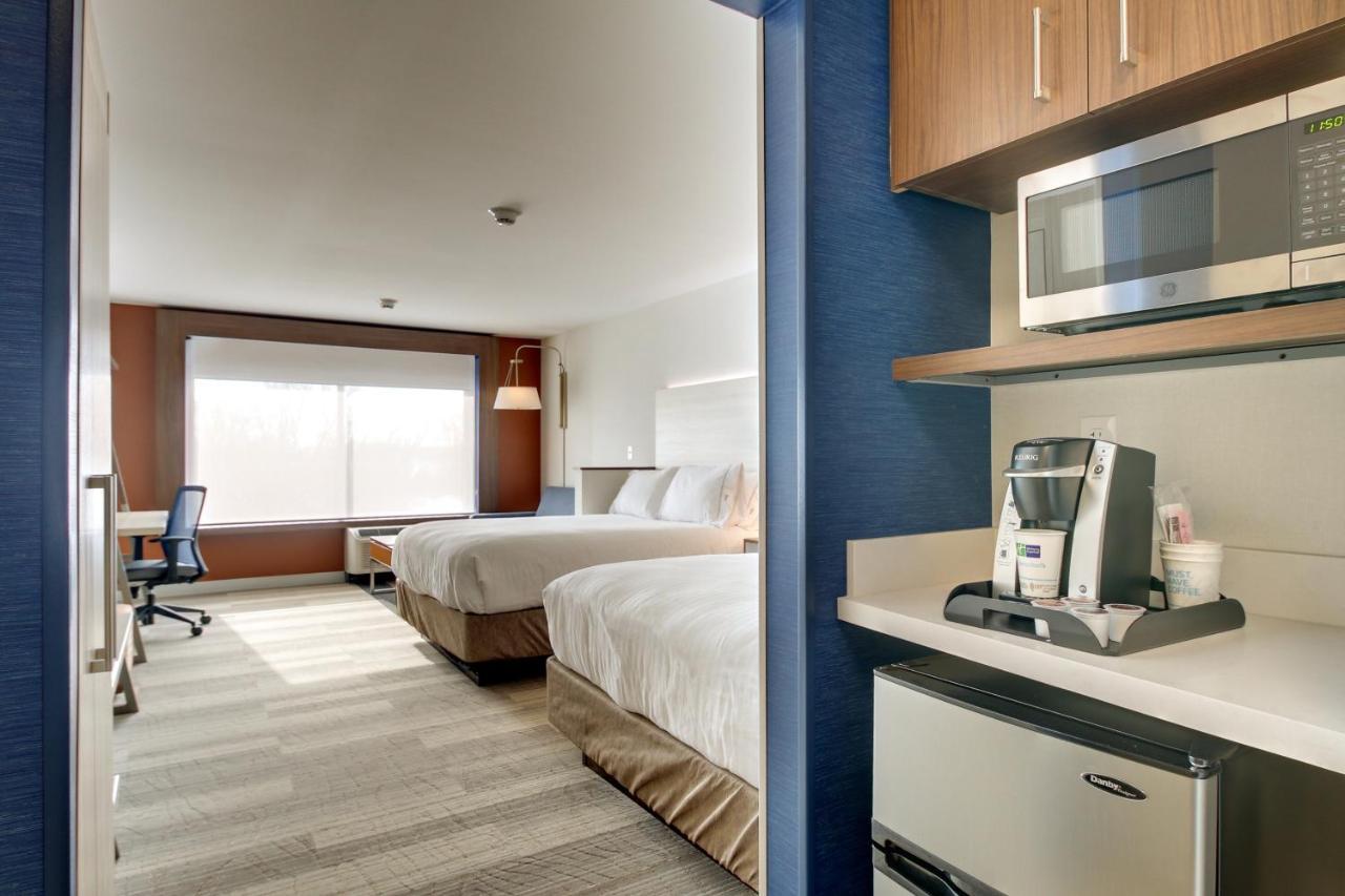 Holiday Inn Express & Suites Galesburg By Ihg Bagian luar foto