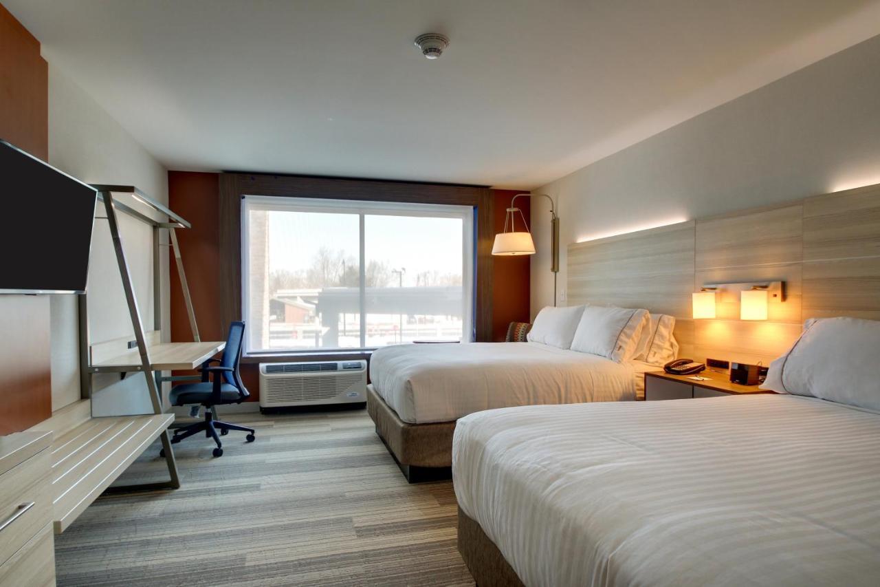 Holiday Inn Express & Suites Galesburg By Ihg Bagian luar foto